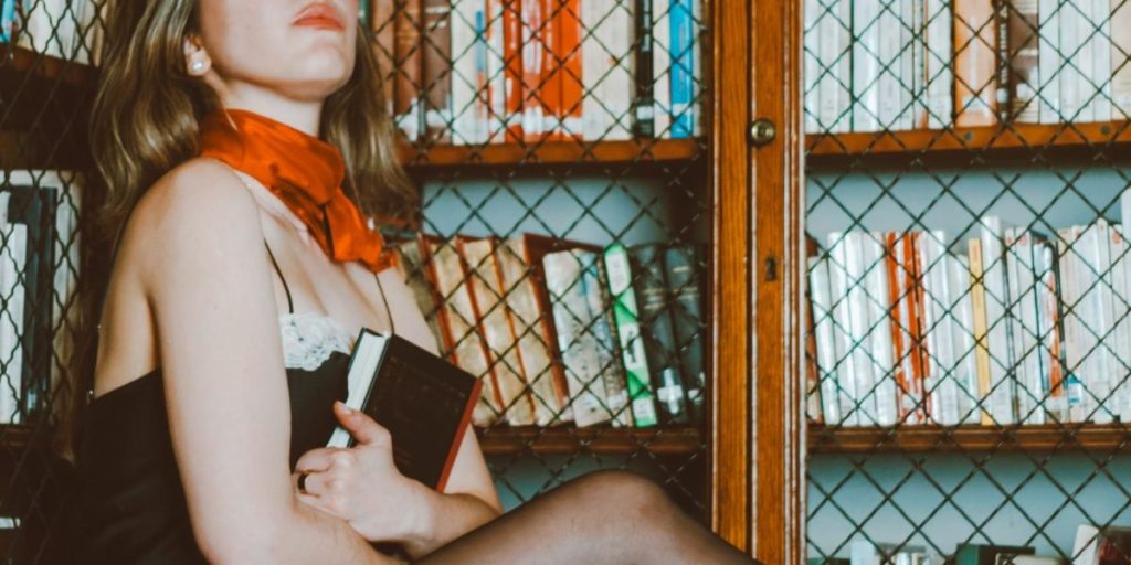 This article explains why 19th‑century novels remain relevant in 2026 and makes the case for Charles Dickens as the era's central, gateway author. It outlines h...